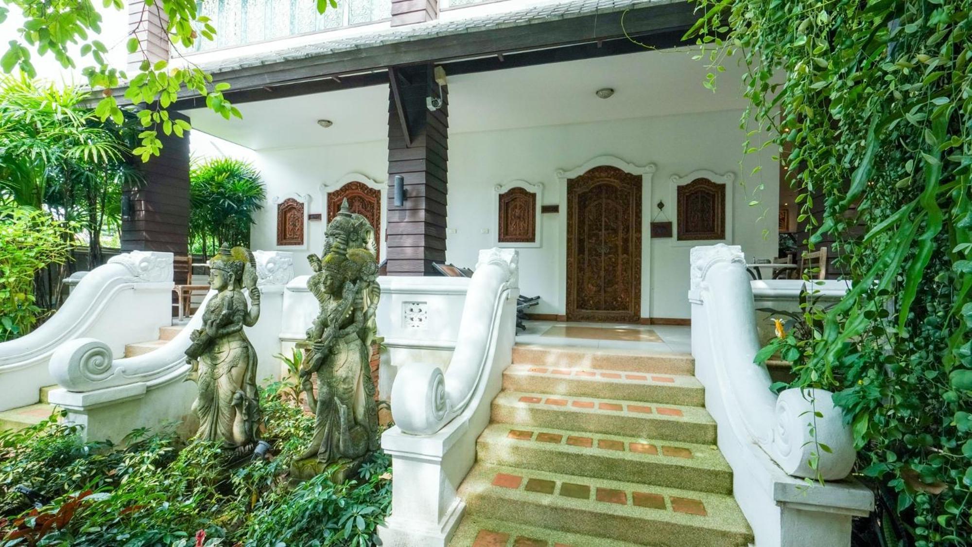Kodchasri Thani Hotel 4*